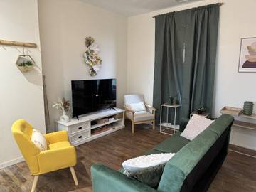 Location de vacances pour 6 personnes, avec terrasse et jardin à Brive-la-Gaillarde