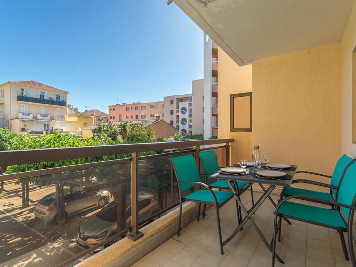 Gîte pour 4 personnes, avec balcon, animaux acceptés dans Plage Du Lavandou Le Lavandou - 2