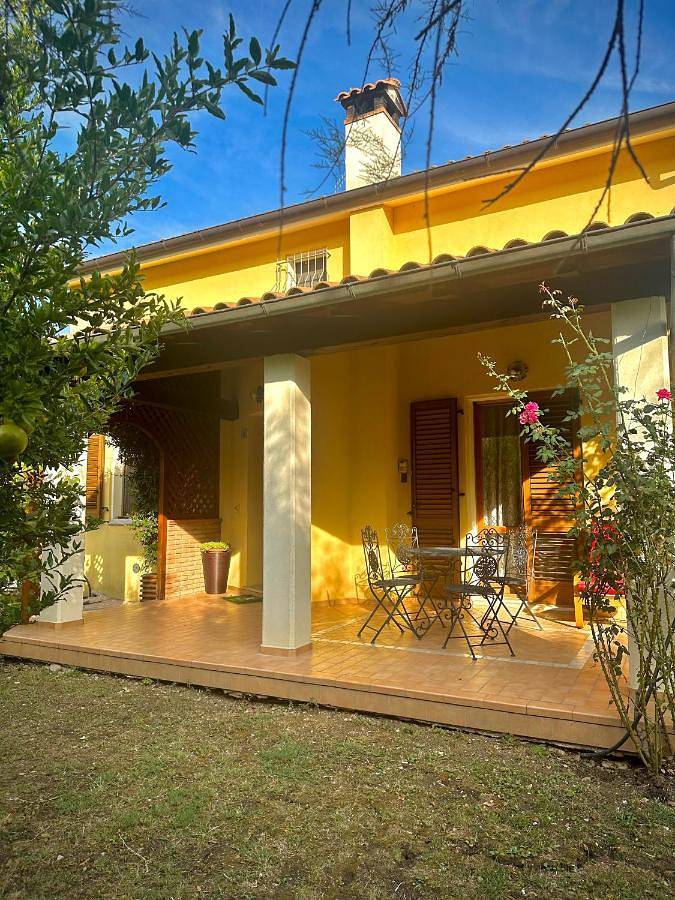 Casa vacanza per 2 persone, con Balcone e Terrazza nonché Giardino e Piscina a Novafeltria