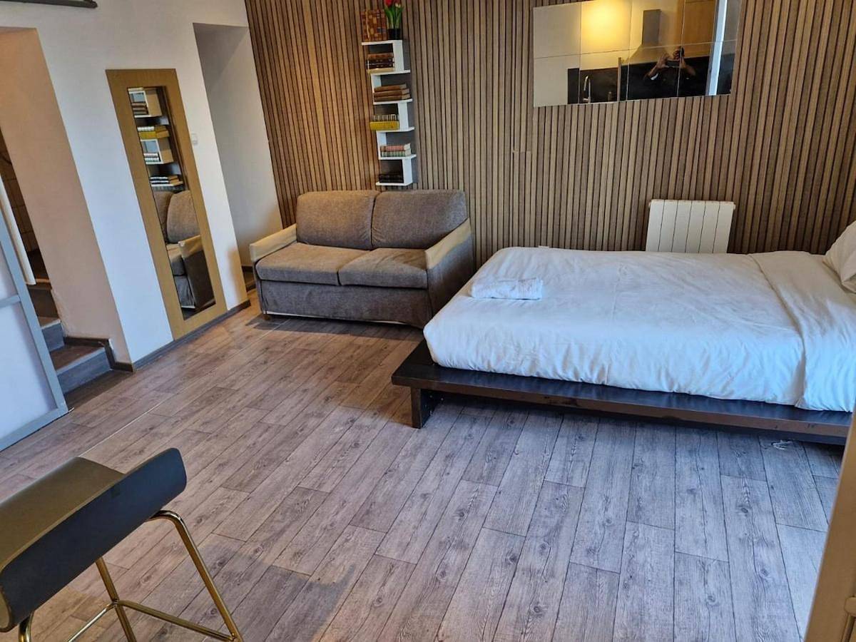 Appartement entier, Two-Bedroom Apartment in Noyal-Châtillon-sur-Seiche, Région de Rennes