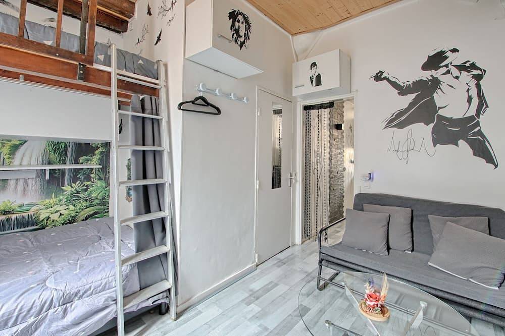 Entire apartment, L'Espace Calme et Sérénité - Studio proche métro in Ivry-sur-Seine, Val-de-Marne