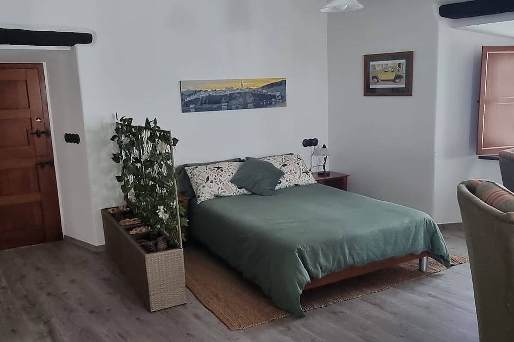 Apartamento entero, Precioso apartamento con patio centro de Castropol in Castropol, Costa Verde