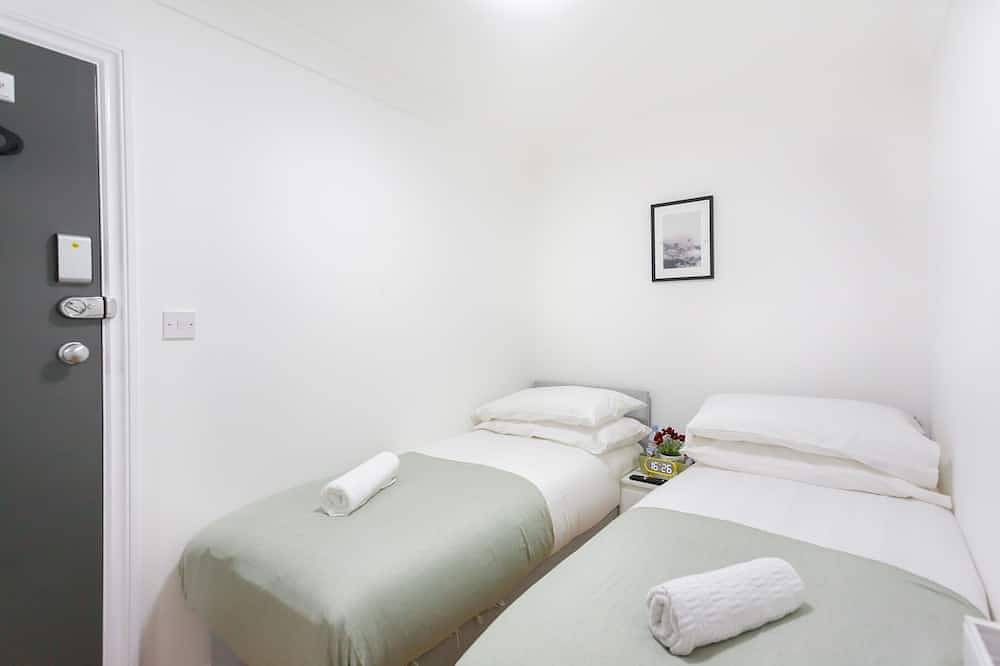 Twin Room with Shared Bathroom - 7- A in Camden, London