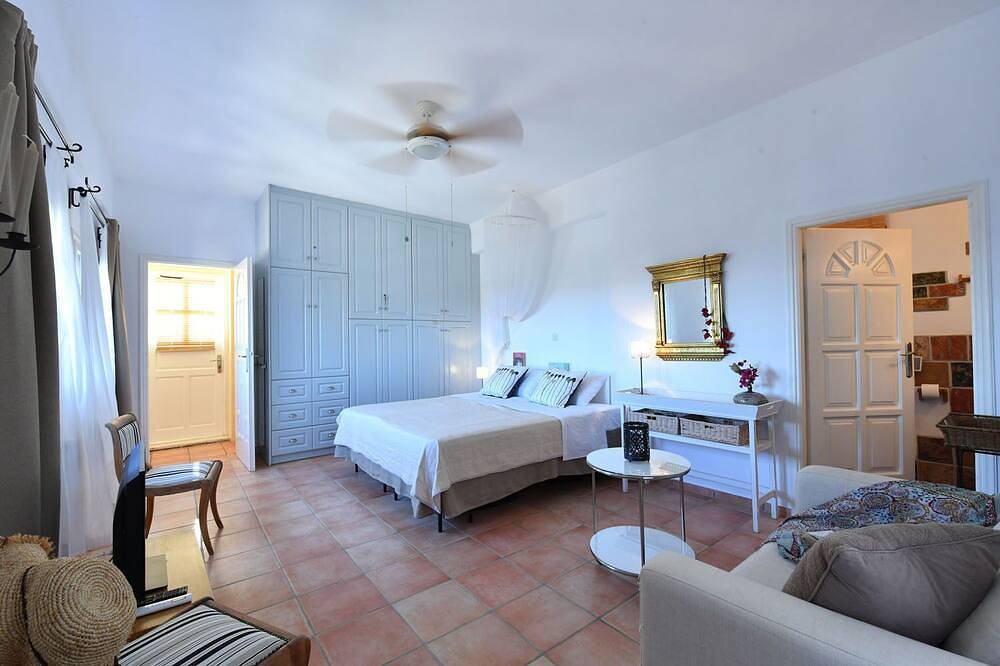 \"Villa Lygeia\" stunning Sea View, 3 Bedroom, Pool, Bbq in Paros