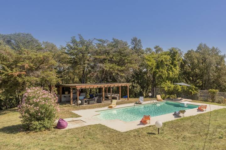 Villa pour 10 personnes, avec terrasse ainsi que piscine et jardin dans Haute-Corse