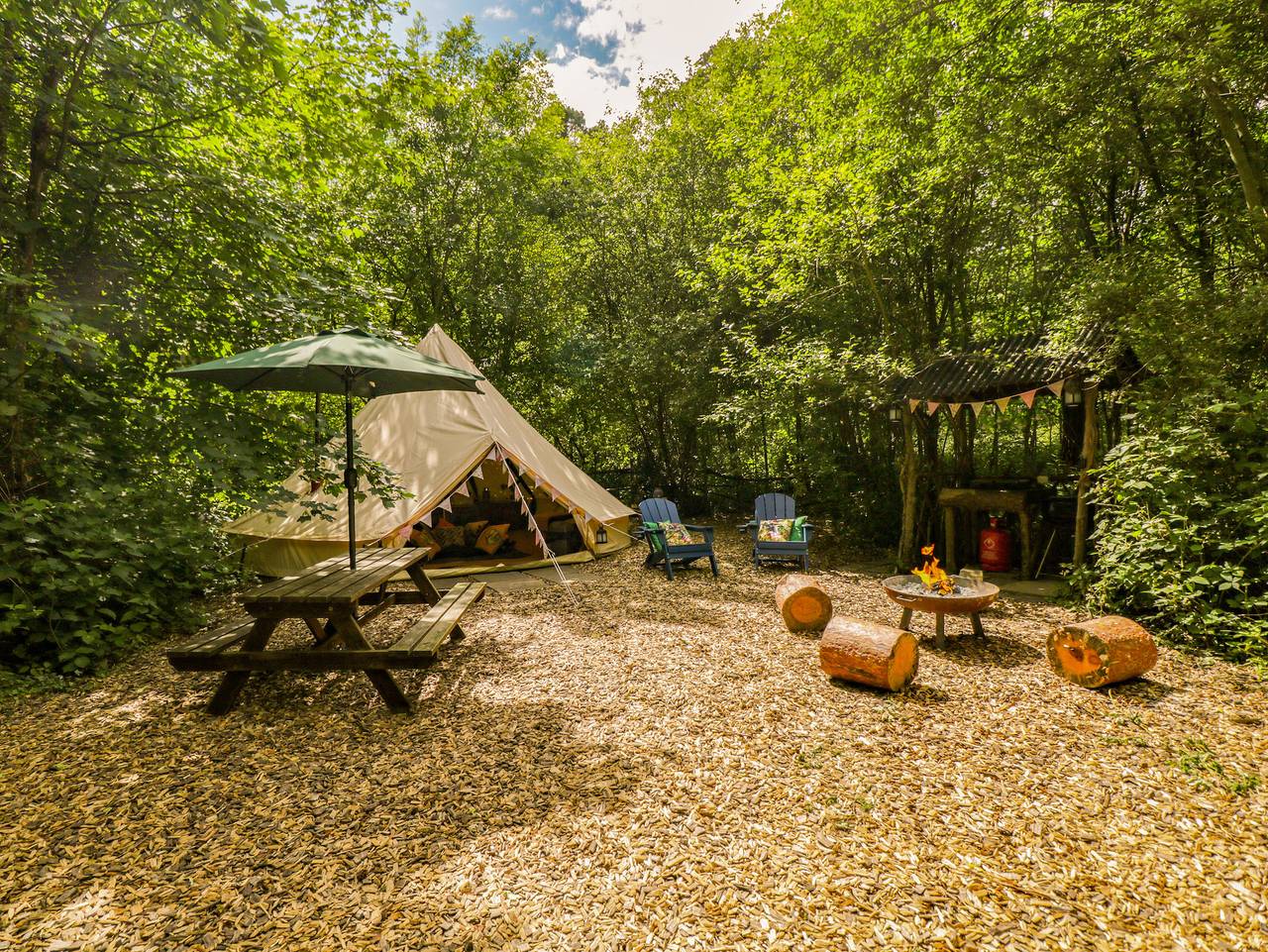 Jungle Bell Tent in Hampshire