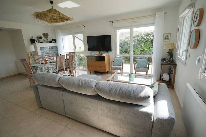 Location de vacances pour 8 personnes, avec Balcon et Jardin à Surtainville