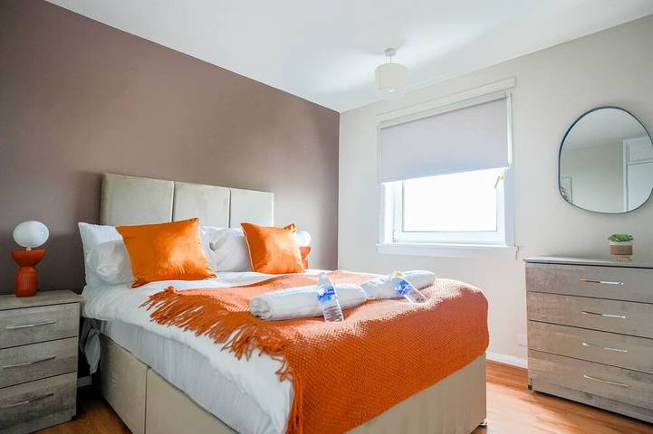Vacation rental for 9 people, with yard, with pets in Livingston