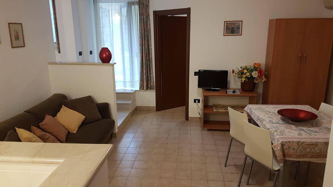 Ganze Wohnung, Residenz Primera Dreizimmer-Wohnung Tipo D3 sous Terrain für 6 Personen in Manerba del Garda, Gardasee-Berge