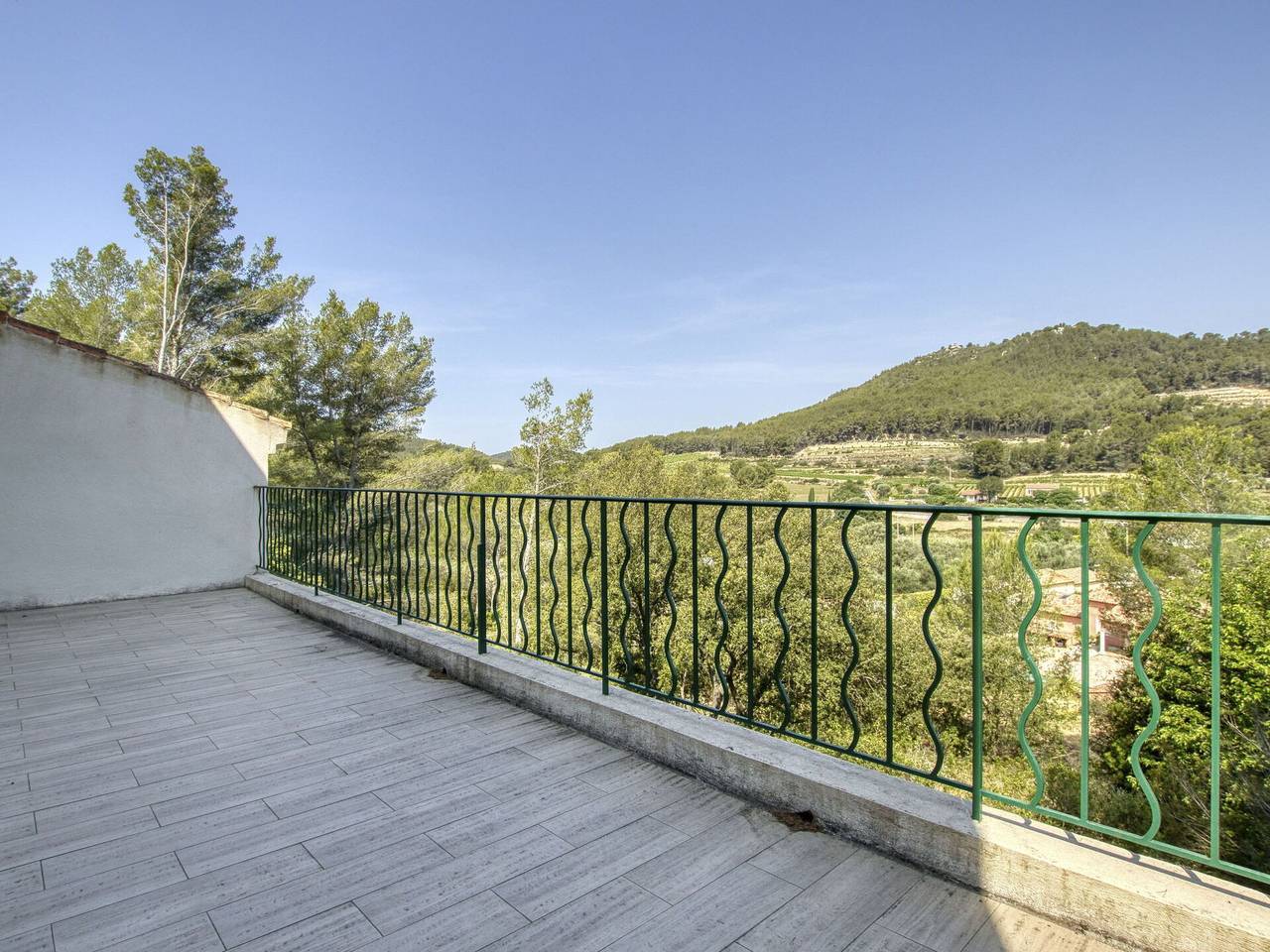 La Familiale - La Familiale 111.1 in Saint-Cyr-sur-Mer, Côte méditerranéenne (France)