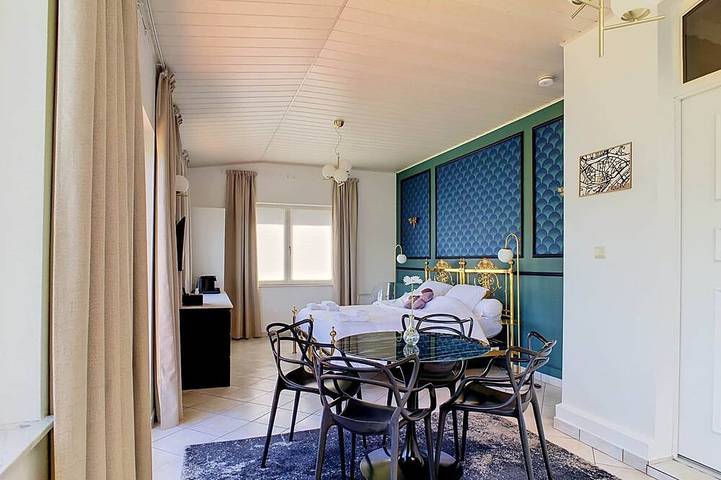 Appartement entier, Charmeuse - Suite avec terrasse & accès jardin | Meuse in Wépion, Namur