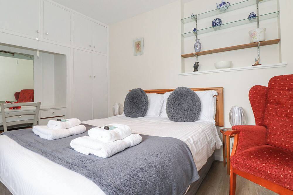 Jakanori, pet friendly, with a garden in Staveley in Staveley, Lake District