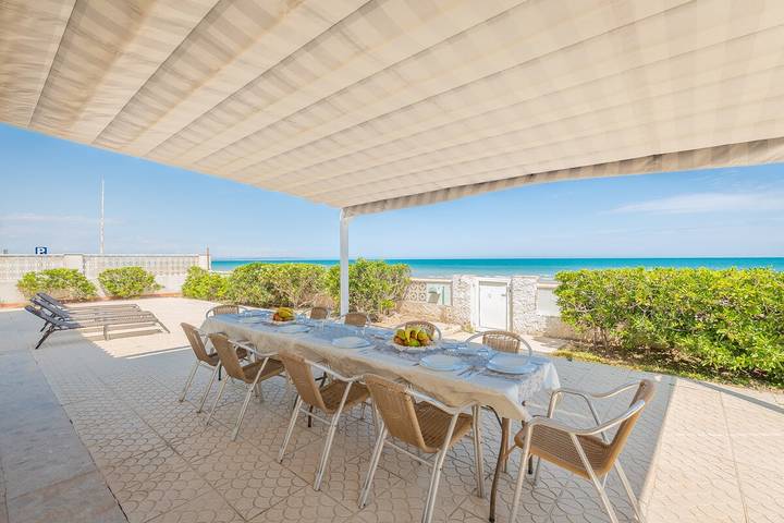 Villa pour 10 personnes, avec jardin, adapté aux familles à Guardamar del Segura