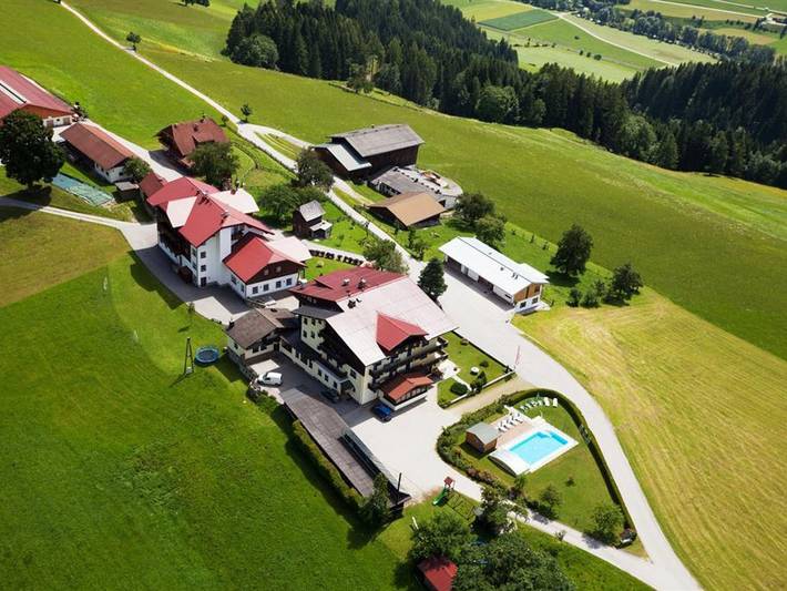 Hotel für 6 Personen, mit Balkon und Pool sowie Garten in Ramsau am Dachstein - 4