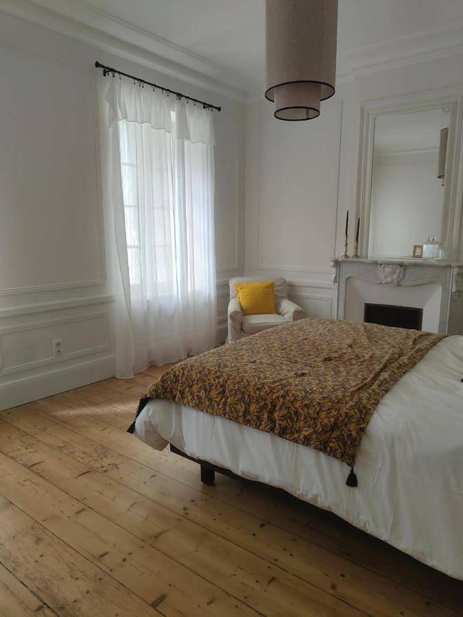 Location de vacances pour 14 personnes, avec piscine ainsi que vue et jardin à Gauriac - 4