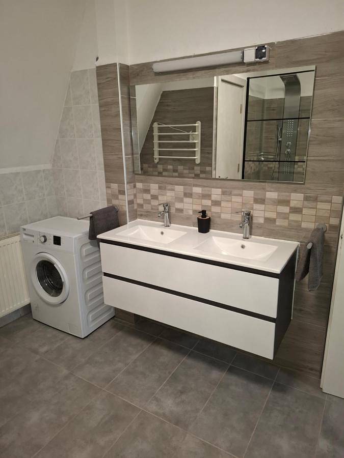 Ganze Wohnung, Amri Apartman in Balatonföldvar, Plattensee Südufer