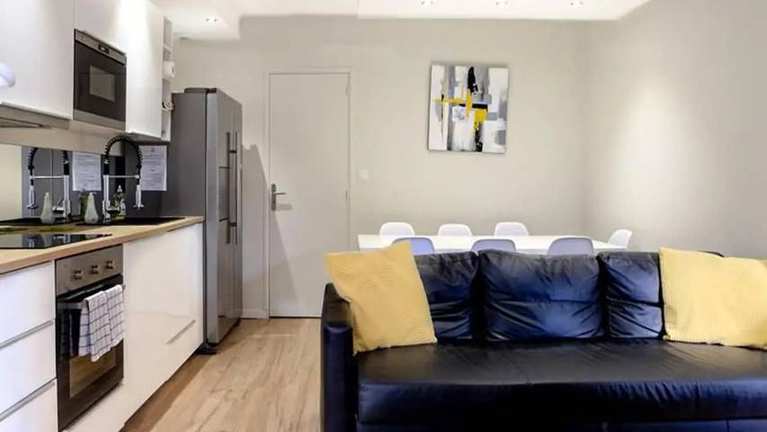 Gîte pour 6 personnes, avec terrasse dans Plage du Miramar