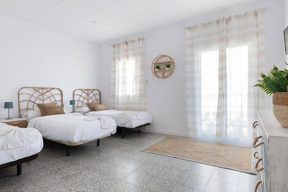 25km from Barcelona and 400 meters from the beach and train station in Mataró, Costa del Maresme