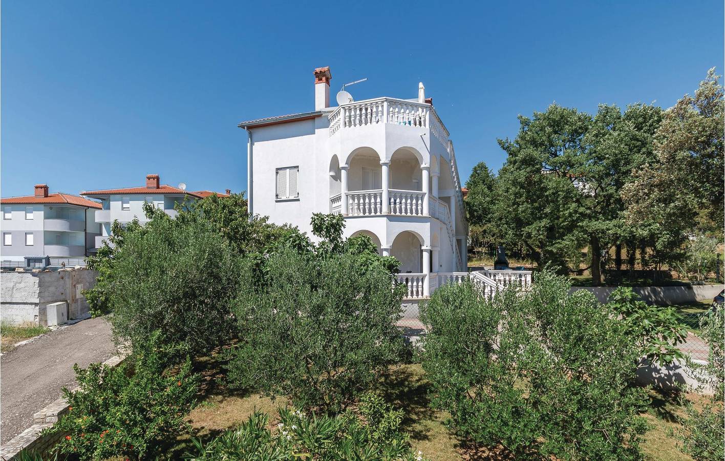 Ganze Ferienwohnung, Ferienwohnung mit Meerblick, WLAN, Terrasse, Parkplatz und in der Nähe eines FKK-Strandes in Barbariga, Südküste Istrien