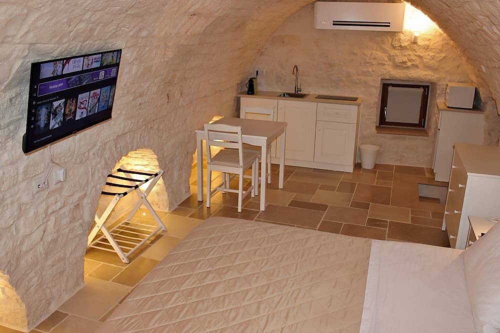 Cummersa - Campanile Inn;\ncomfortable room in historic building in Locorotondo in Locorotondo, Provincia di Bari