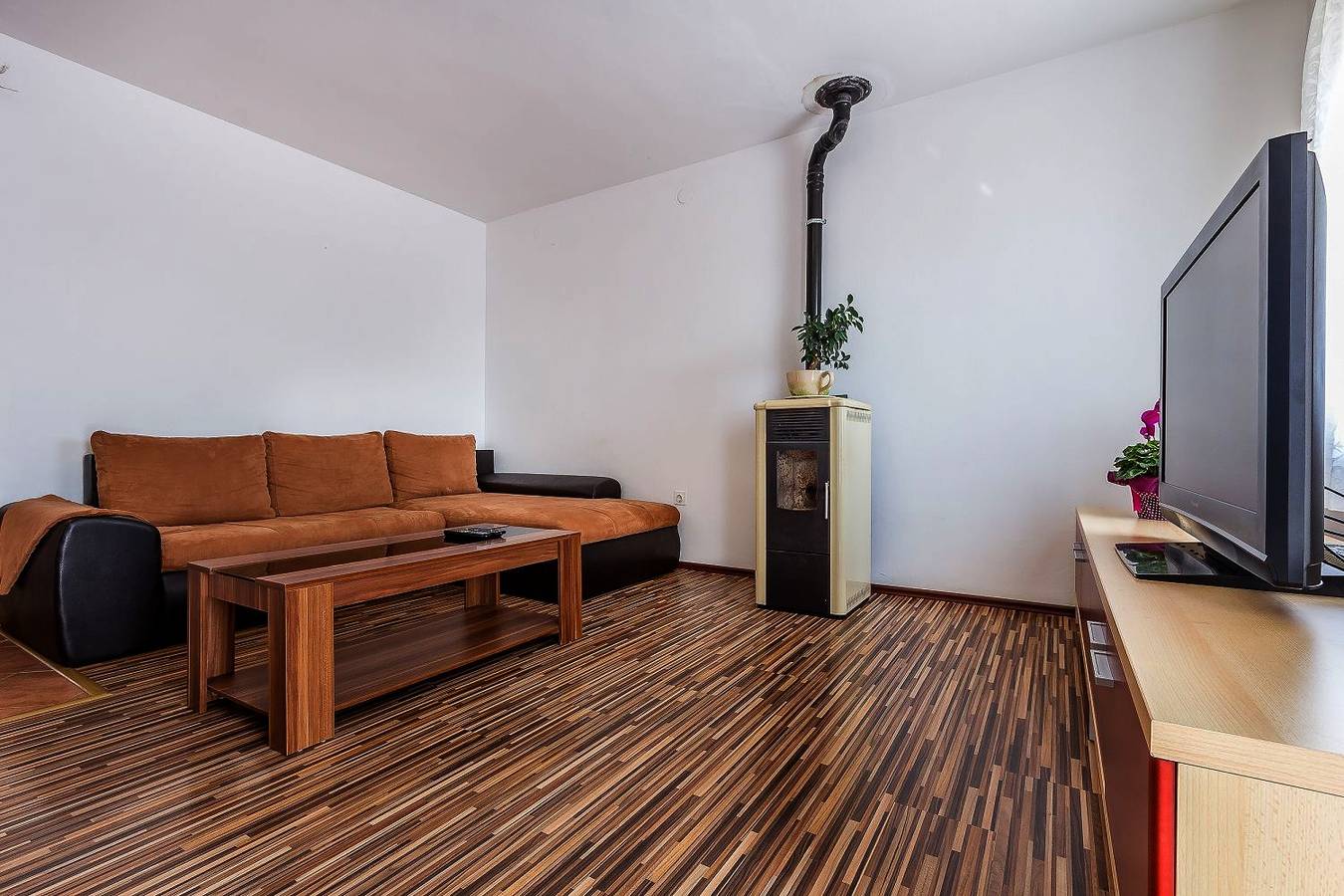 Geheel appartement, Vakantieappartement voor 8 personen met balkon in Premantura, Zuidkust Istrië