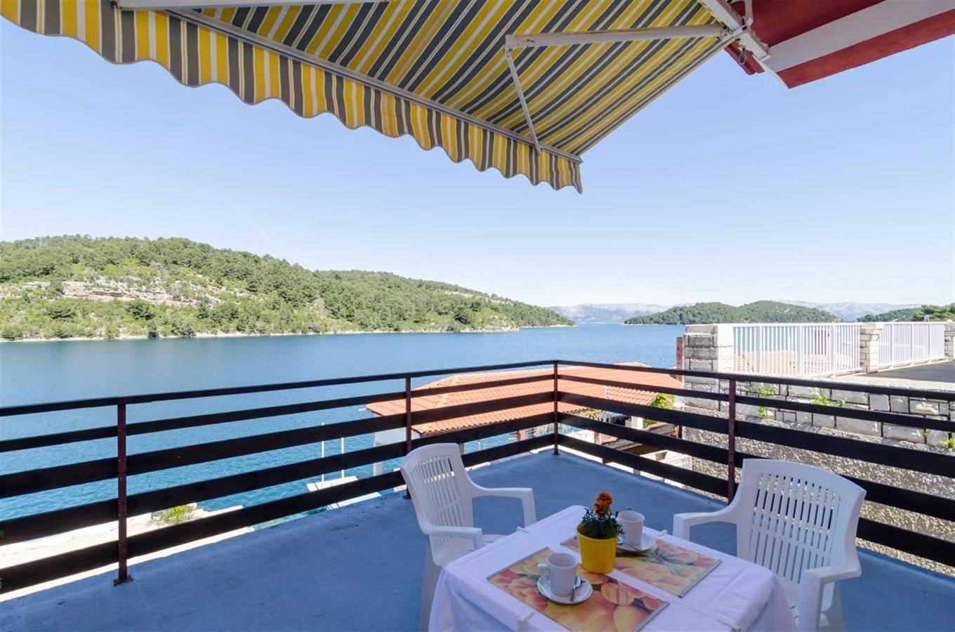 Ganze Wohnung, Šilok Apartment mit 1 Schlafzimmer, Terrasse und Meerblick in Mljet