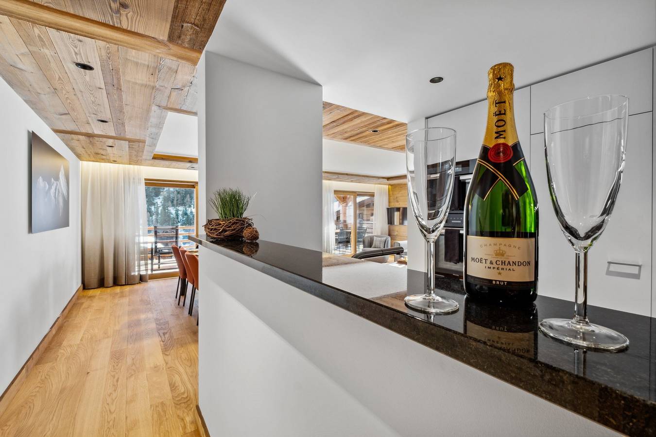 Entire apartment, Beautiful Apartment at Chalet Larchwood Grimentz - By Mrs Miggins in Grimentz, Anniviers