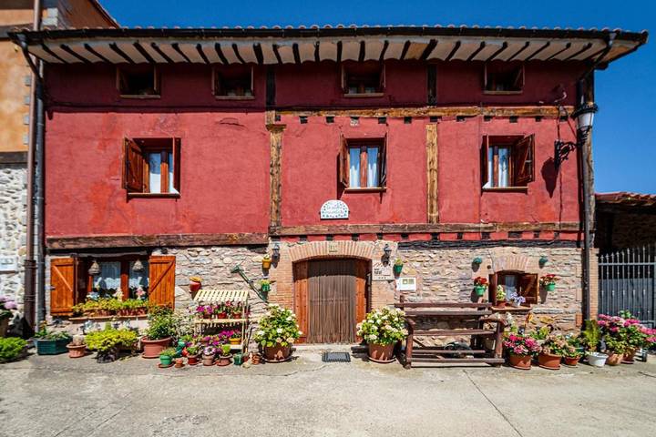Hotel para 2 personas, con jardín y jacuzzi en Provincia de Burgos
