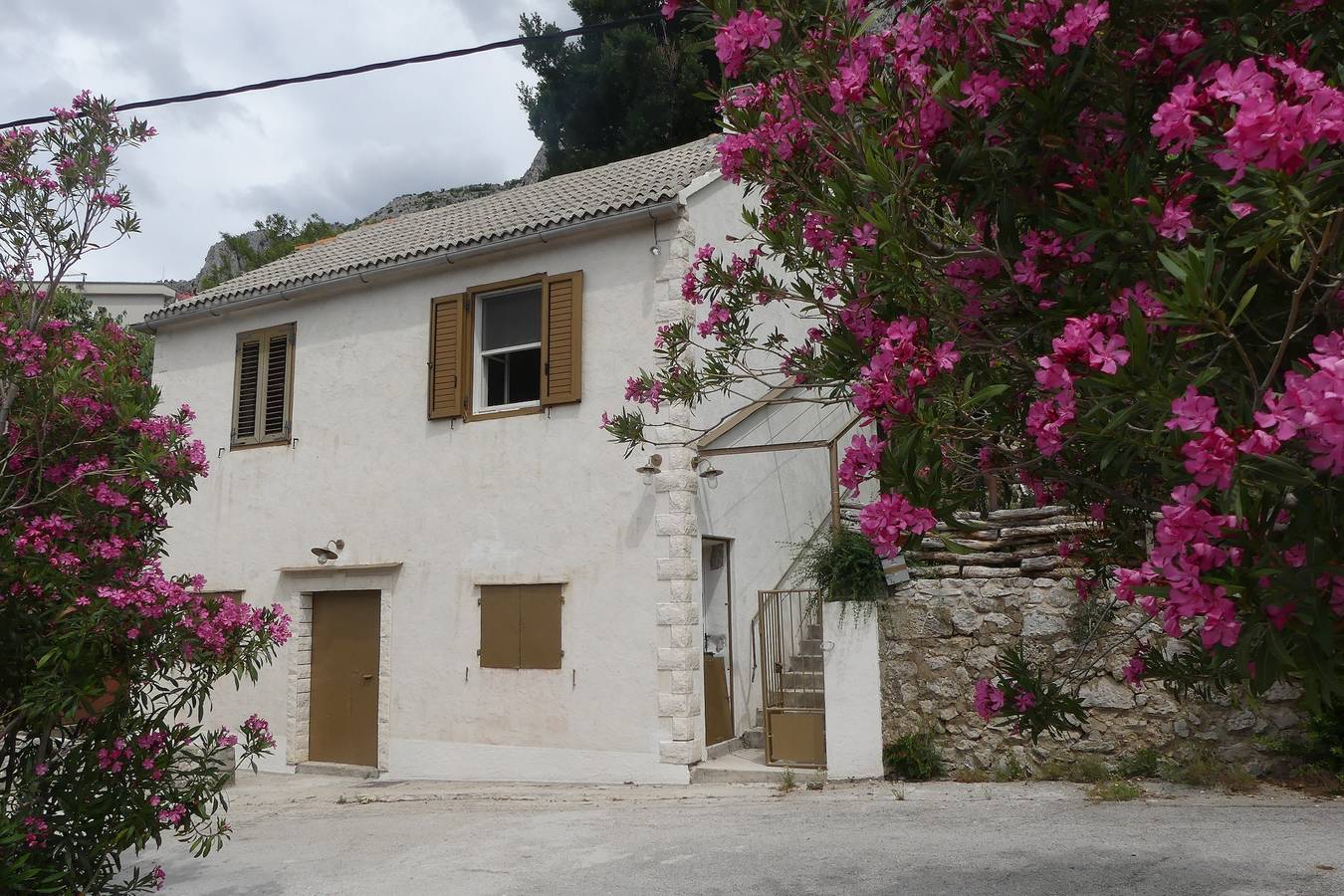 2-Zimmer-Haus mit Terrasse und Meerblick Lokva Rogoznica, Omis K-18247 in Lokva Rogoznica, Omis-Riviera
