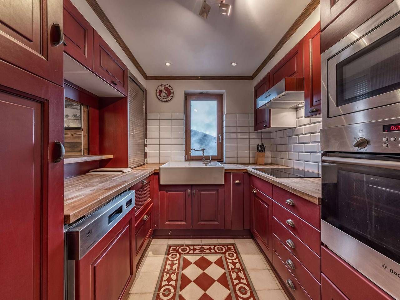 Entire apartment, Spacious ski-in/ski-out apartment - 10 guests in Courchevel 1650 (Moriond), Saint-Bon-Tarentaise