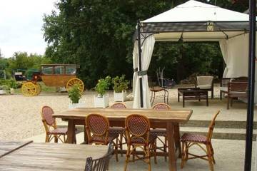 Gîte pour 31 personnes, avec jardin, animaux acceptés à Courtenay