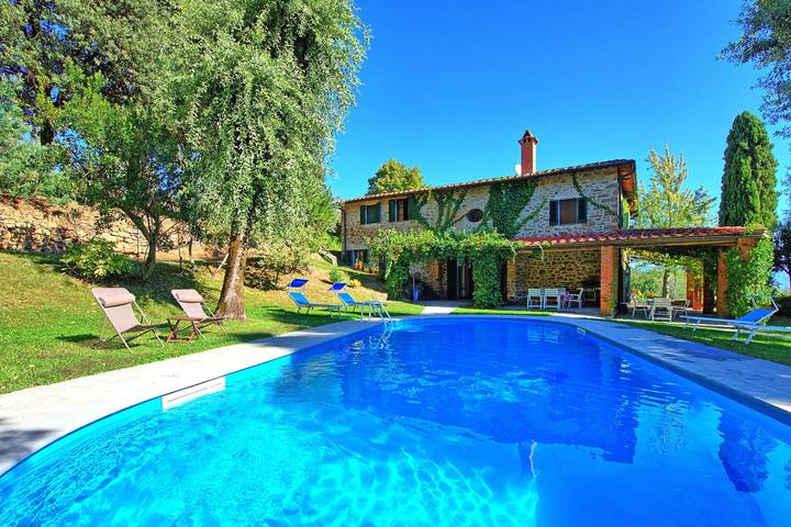 Agriturismo per 9 persone, con giardino a Cavriglia