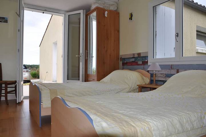 Location de vacances pour 9 personnes, avec jardin et terrasse à Chenac-Saint-Seurin-d'Uzet - 2