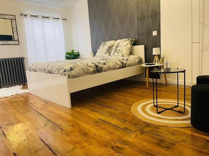 Gîte pour 2 personnes, avec Terrasse et Jardin à Jarnac