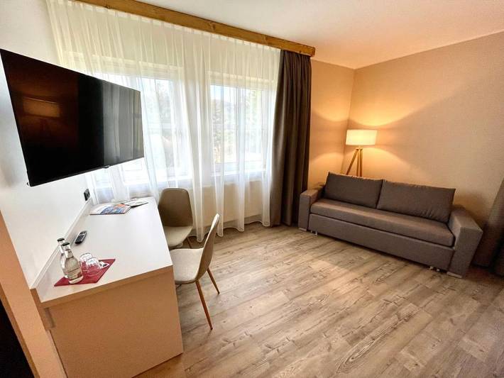 Hotel für 2 Personen, mit Terrasse und Garten in Saalfeld - 4