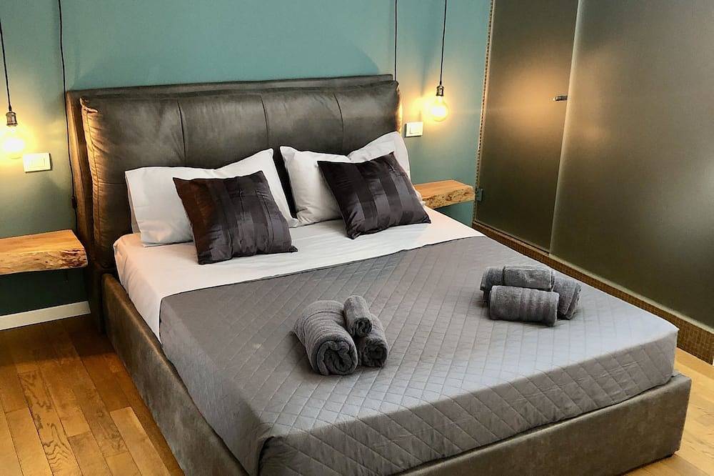 Ganze Wohnung, Industrial Apt. / Garage, Wifi, Netflix near downtown in Brescia, Brescia Provinz