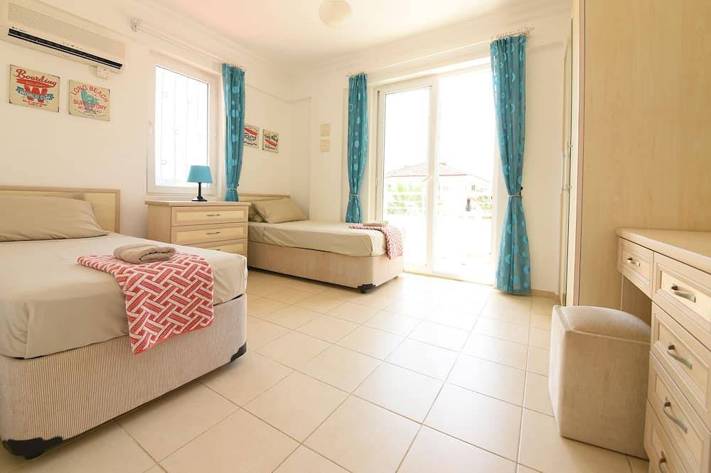 Stunning Detached 3 Bedroomed Villa With Private Pool, Spacious Garden & Permit in Fethiye, Muğla Province