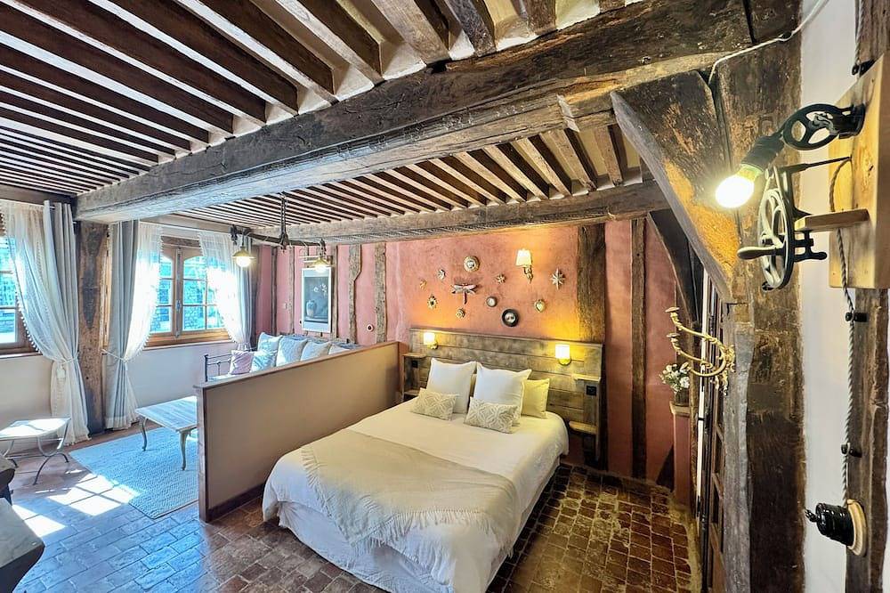 The authentic 16 in the heart of the city in Lisieux, Lisieux region