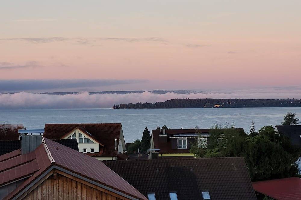 Entire apartment, Cozy lake view apartment for two! in Meersburg, Obersee (Bodensee)