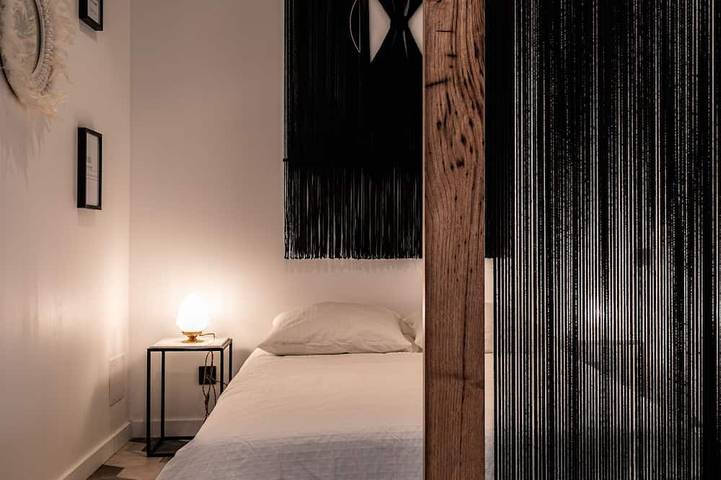 Gîte pour 2 personnes, avec terrasse ainsi que jardin et piscine à Corbara - 4