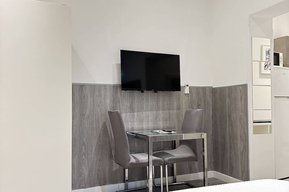 Entire apartment, Downtown Cozy Studio Apartment Gran Vía | 027 in Centro (Madrid), Madrid