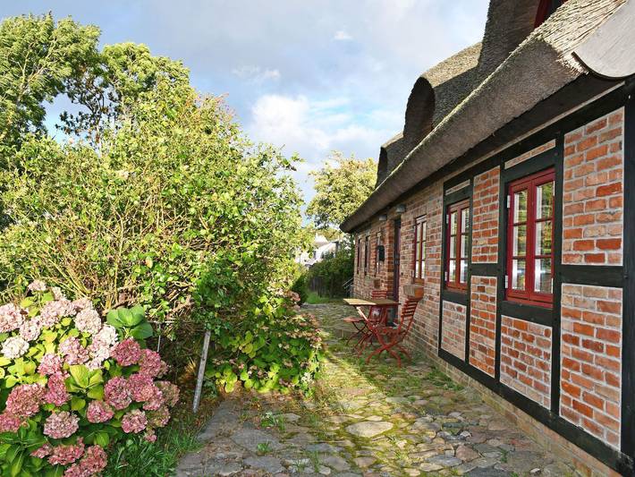 Ferienwohnung für 3 Personen, mit Terrasse und Garten sowie Sauna und Seeblick in Gager - 2