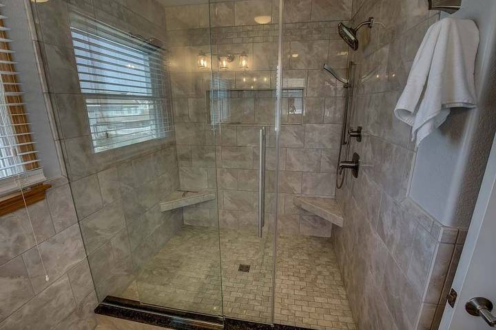 Vacation rental for 15 people, with hot tub and balcony as well as pool in Corolla