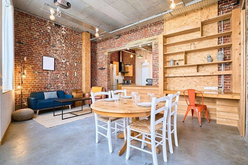 Ganze Wohnung, Atypical Apartment with 2 basement bedrooms in Lille, Lille und Umgebung