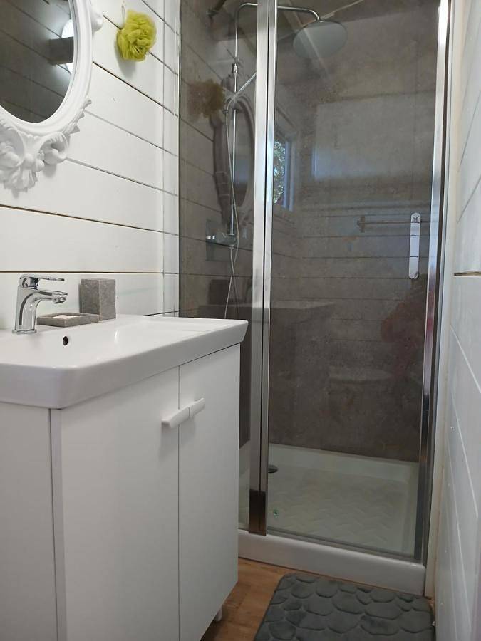 Gîte pour 2 personnes, avec Terrasse à Milhaud - 3
