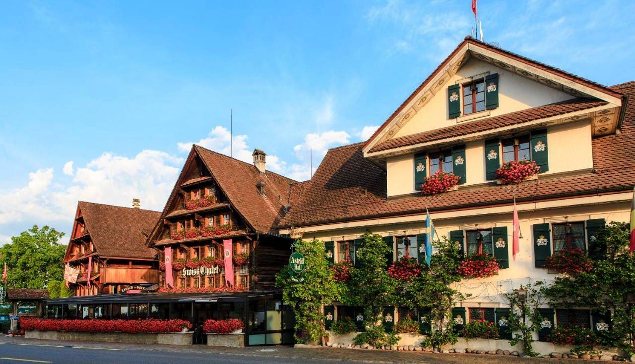 Swiss-Chalet Merlischachen - Historik Chalet-Hotel Lodge in Küssnacht (SZ), Vierwaldstättersee