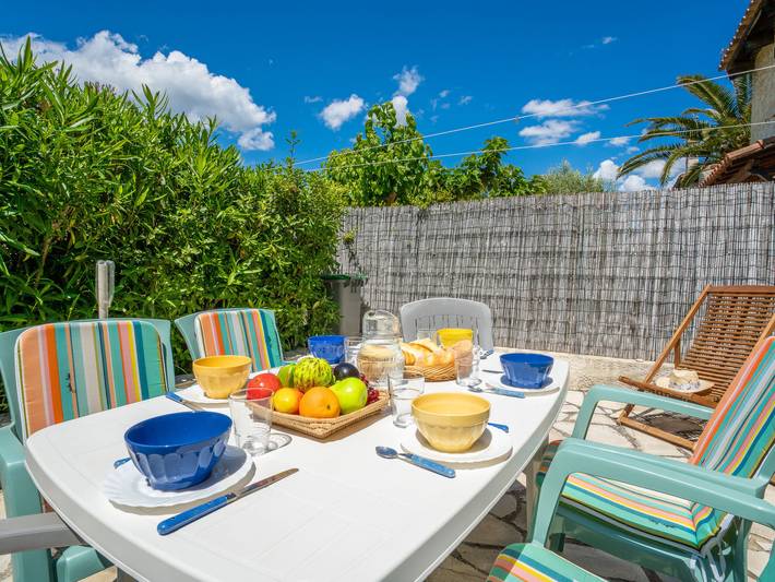 Location de vacances pour 6 personnes, avec jardin et terrasse à Saint-Cyr-sur-Mer - 2