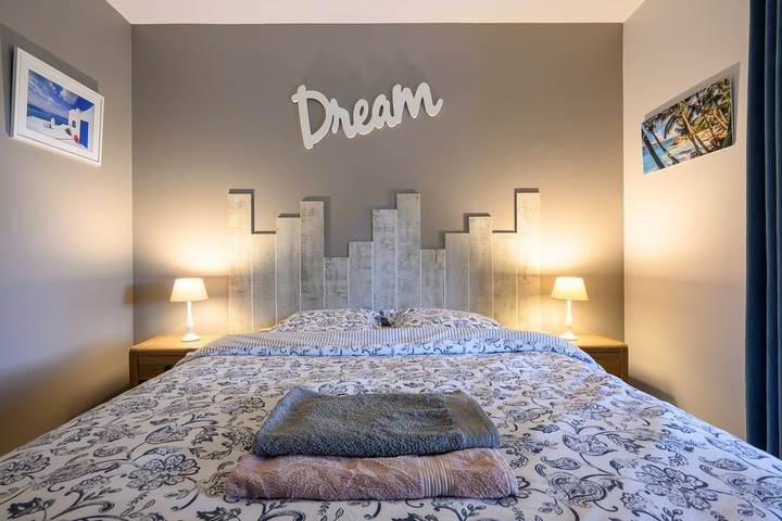Bed and Breakfast 'Chambre - Le Clos Des Fontaines' with Private Pool, Wi-Fi and Air Conditioning in Pernes-les-Fontaines, Parc naturel régional du Mont-Ventoux