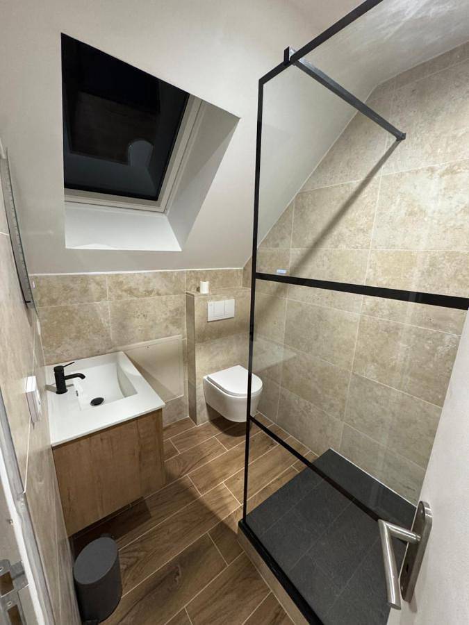 Appartement de vacances entier, Chambre d hote privee in Chevillon-sur-Huillard, Région de Montargis