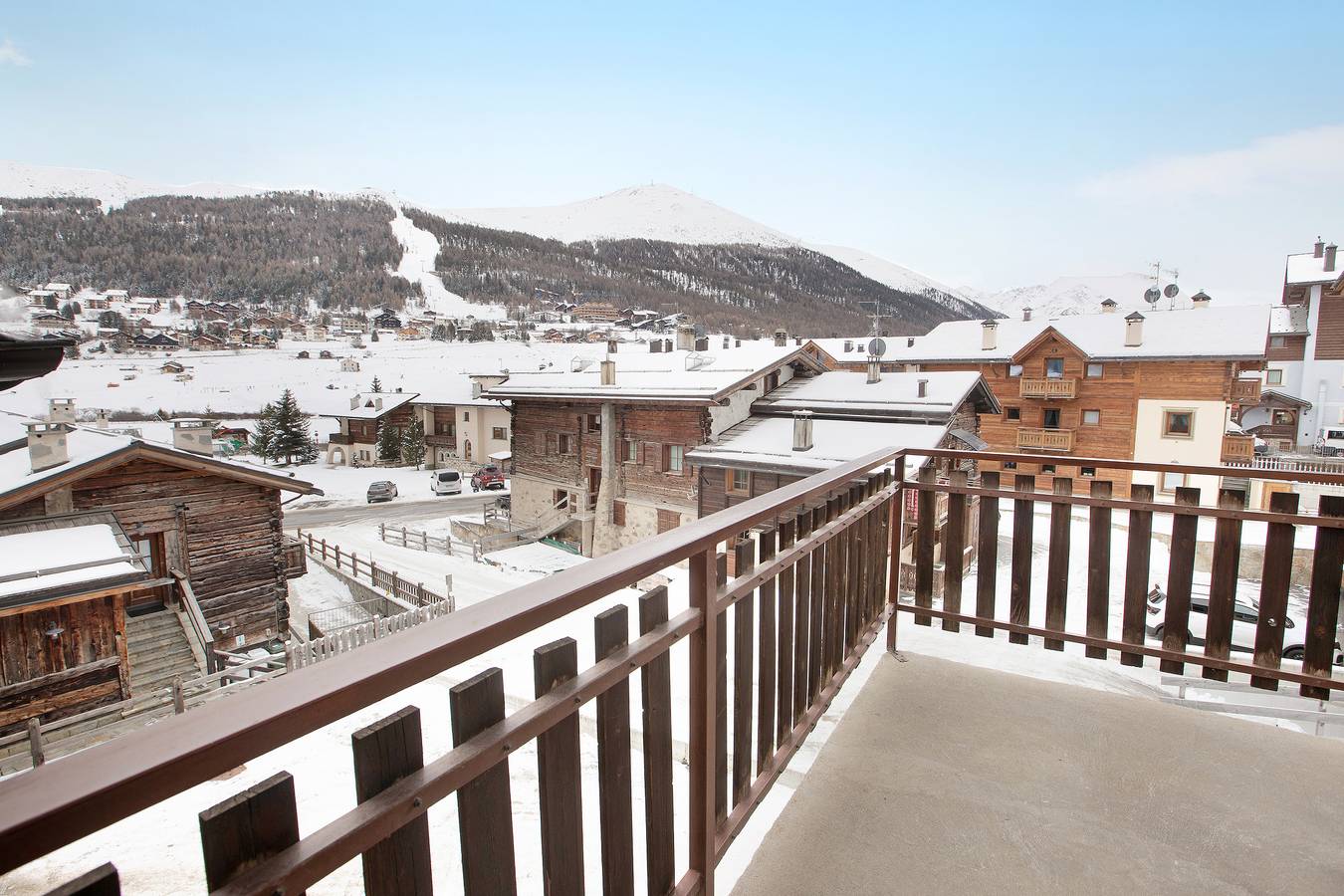 Apartamento entero, Apartamento vacacional "Vacanze Matteo" con vistas a la montaña, balcón y Wi-Fi in Livigno, Valtellina